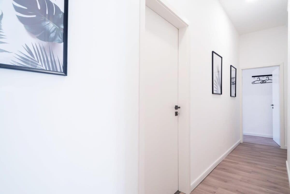 Large Apartment At Perfect Central Location Budapest Esterno foto