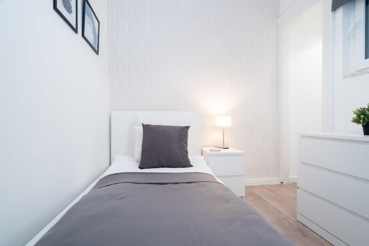 Large Apartment At Perfect Central Location Budapest Esterno foto
