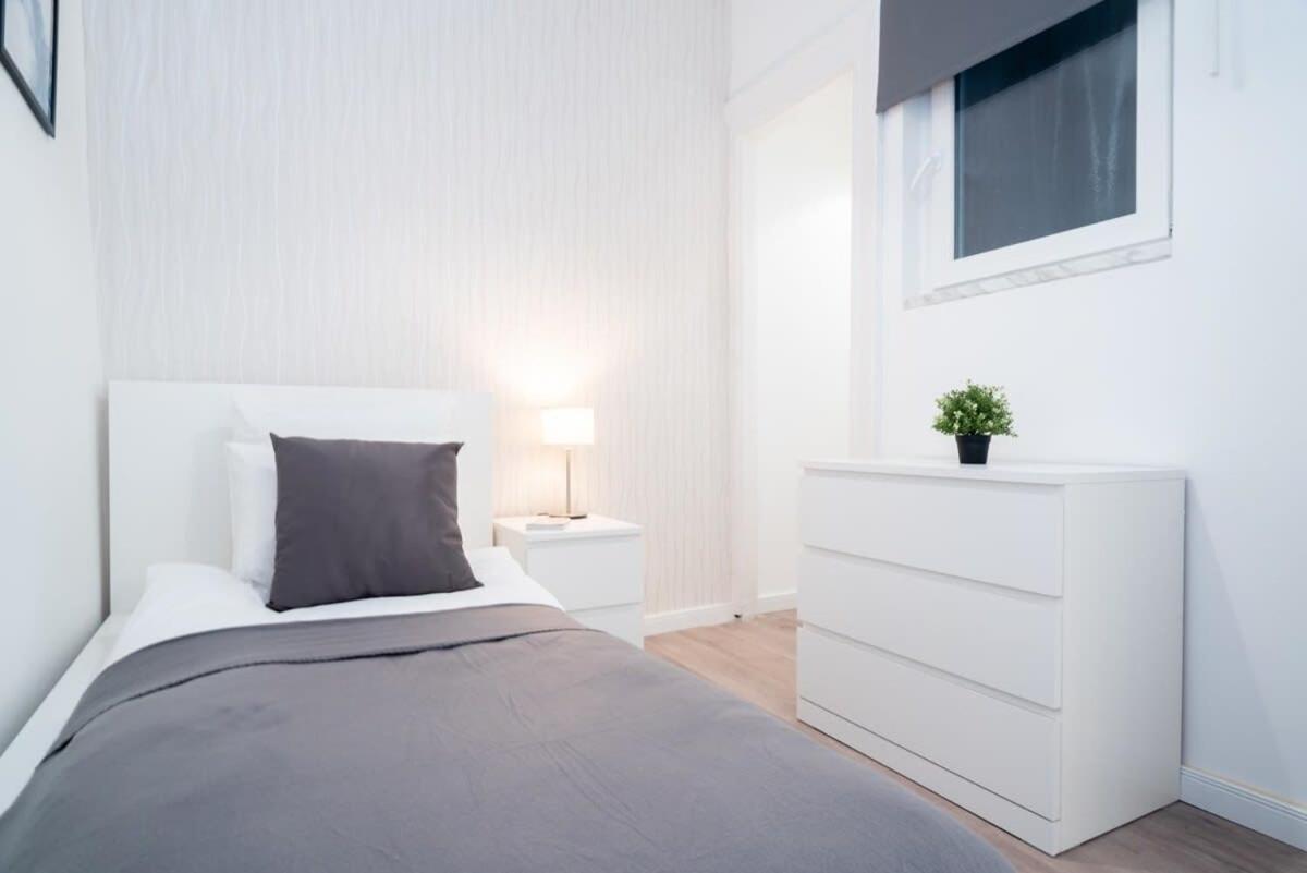 Large Apartment At Perfect Central Location Budapest Esterno foto