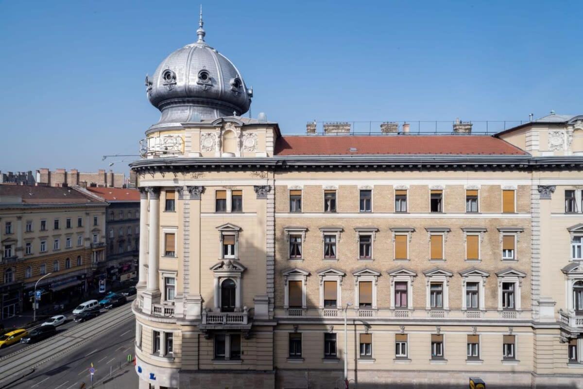 Large Apartment At Perfect Central Location Budapest Esterno foto