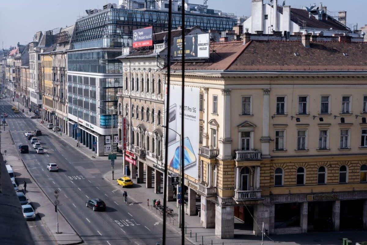 Large Apartment At Perfect Central Location Budapest Esterno foto